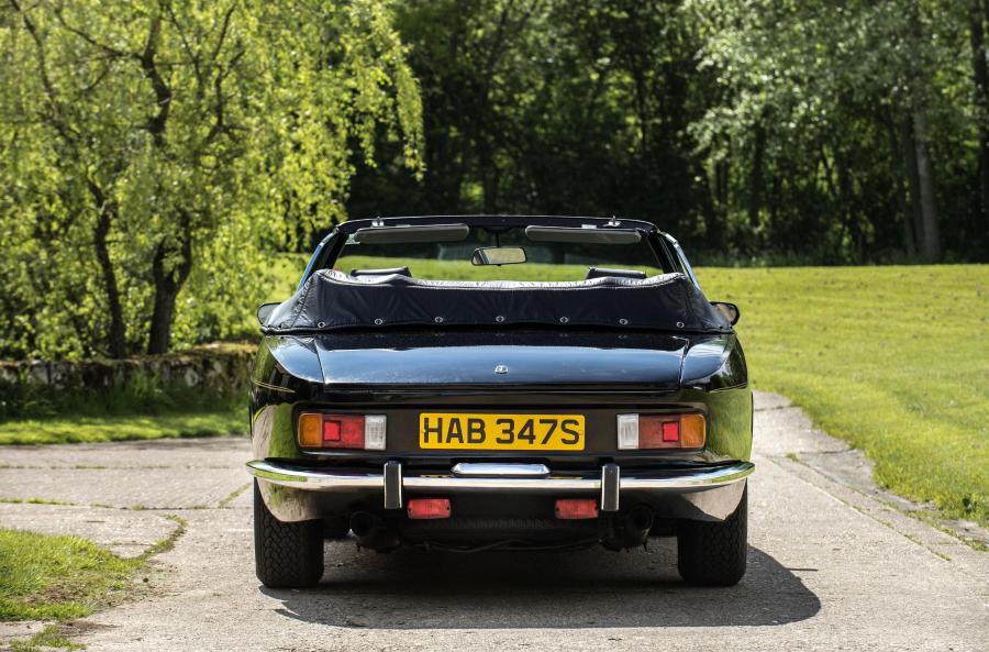  Jensen Interceptor III Convertible 1974 года  (UK) (фото 5 из 17)